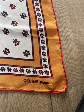 Foulard en soie Celine Paris, motif floral, 60 cm
