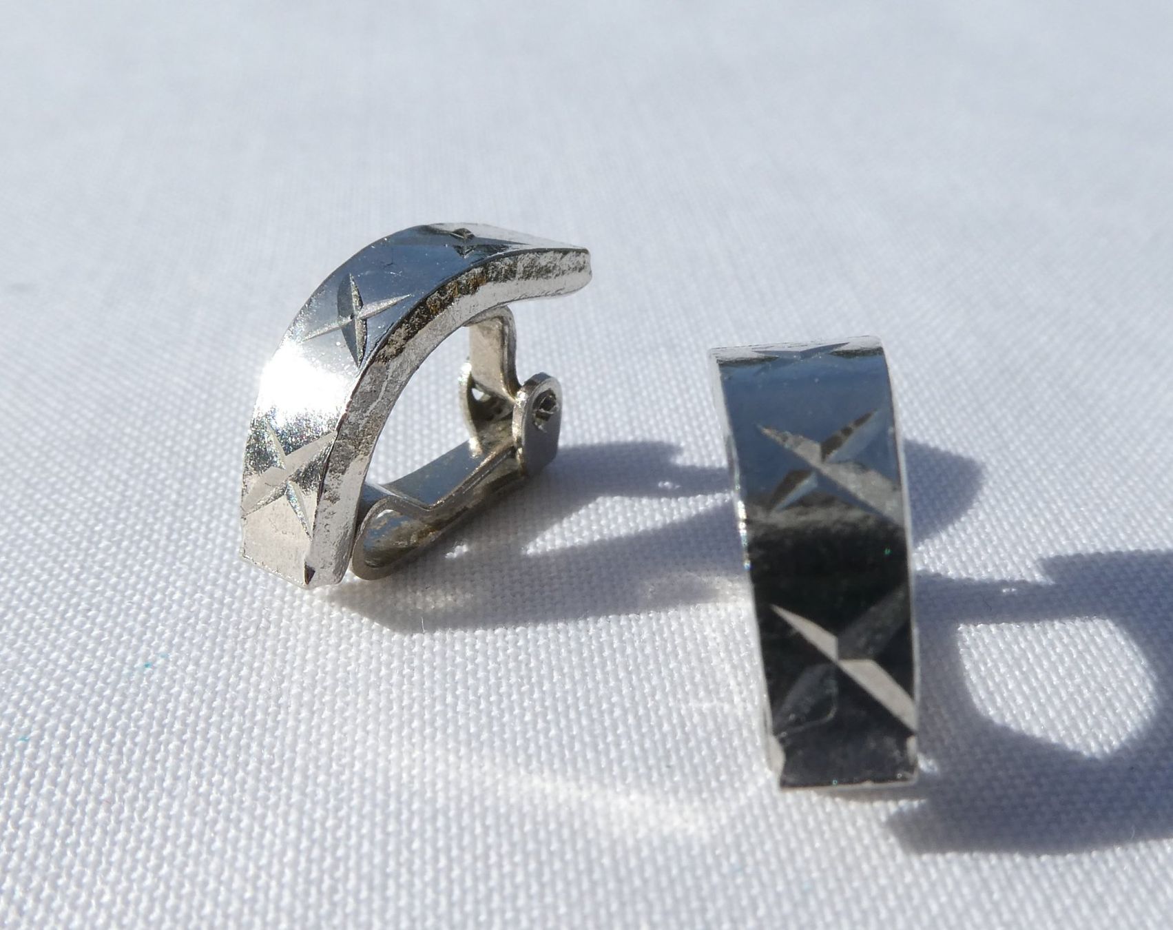 Boucles d'oreille: kleine, herzige Ohrclips, Modeschmuck – D'occasion à Gattikon par kaandooh