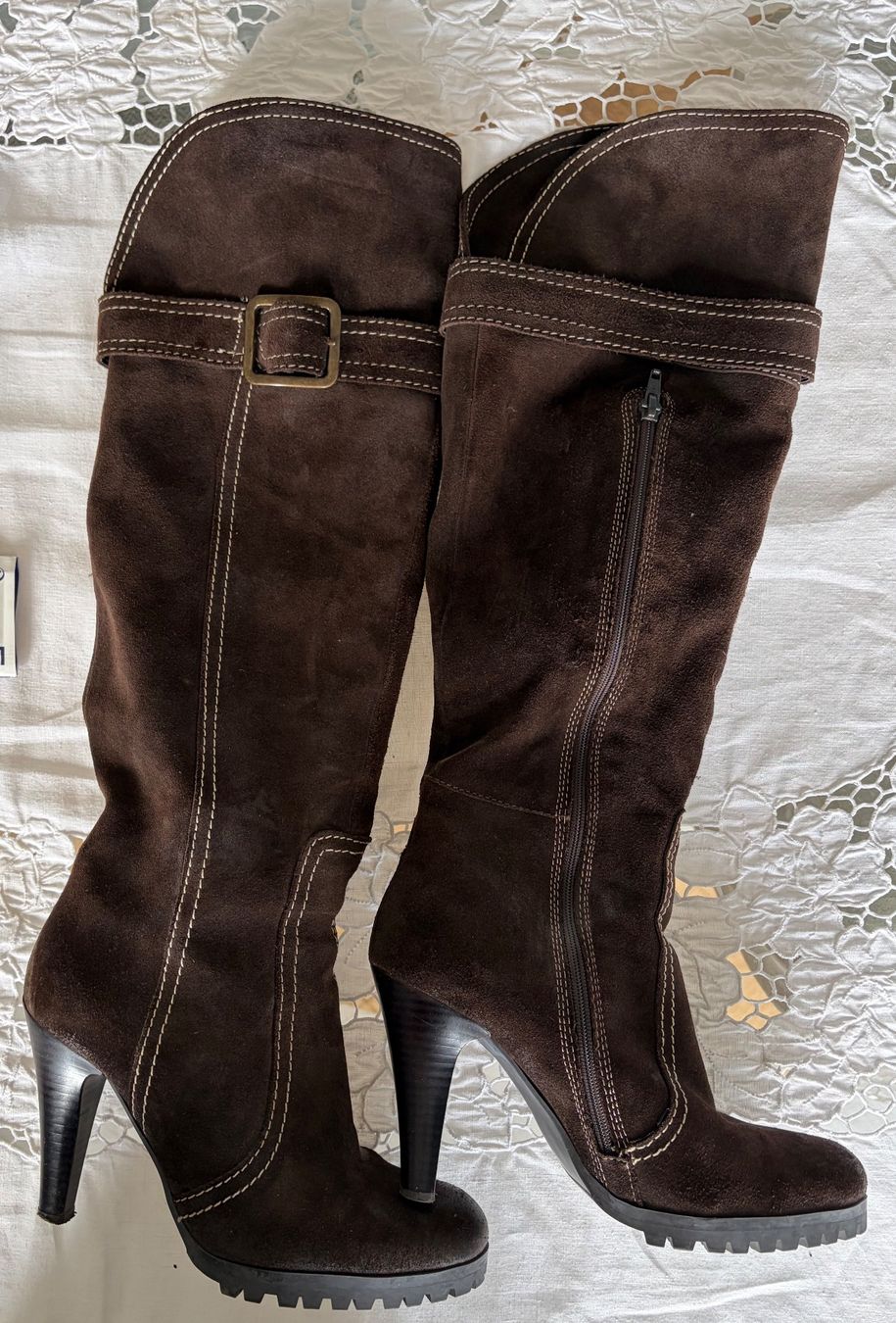 Scarpe da donna: Braune Wildlederstiefel, Gr. 37 – Usato da Zürich venduto da Siv3