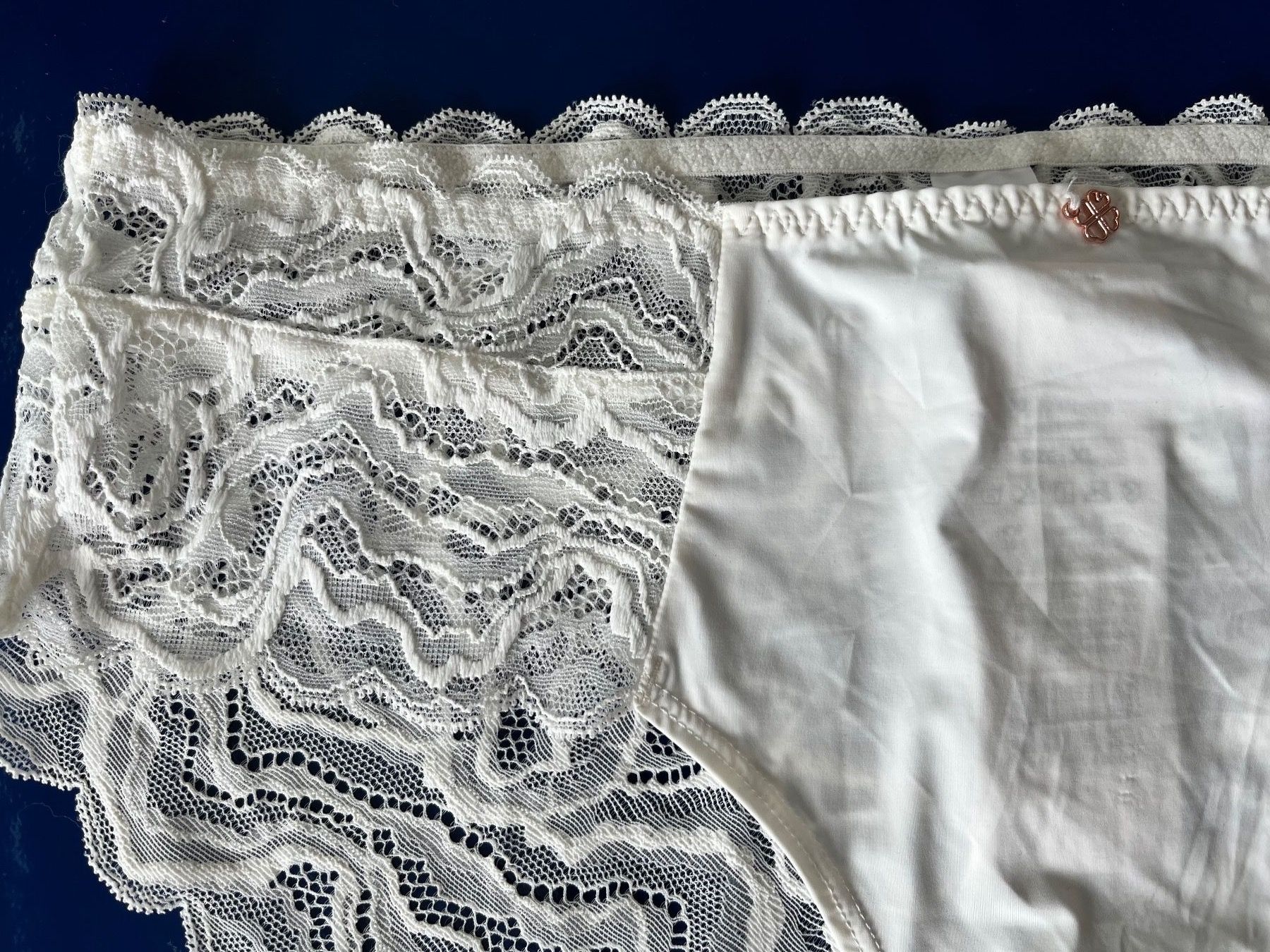 Autres dessous: Spitzenslip, DORINA, Grösse XL – Neuf avec emballage d'origine à Rudolfstetten par gst_g7xl 1