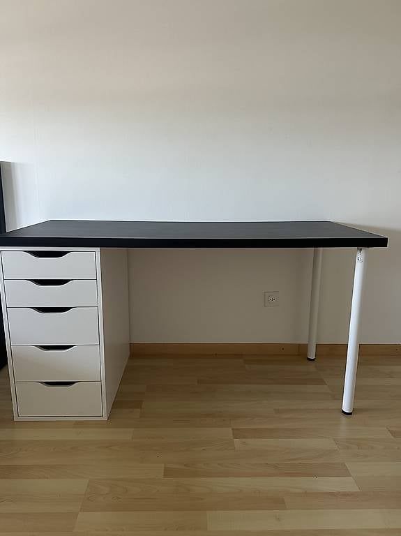 Ikea Scrivanie: Schreibtisch von IKEA – Usato da Wittenbach venduto da sas_j7xx