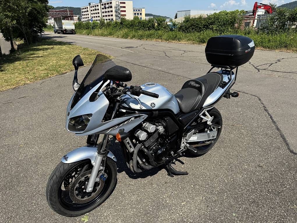 Strada: Yamaha FZS600 2003  – Usato da Embrach venduto da zzoran1987