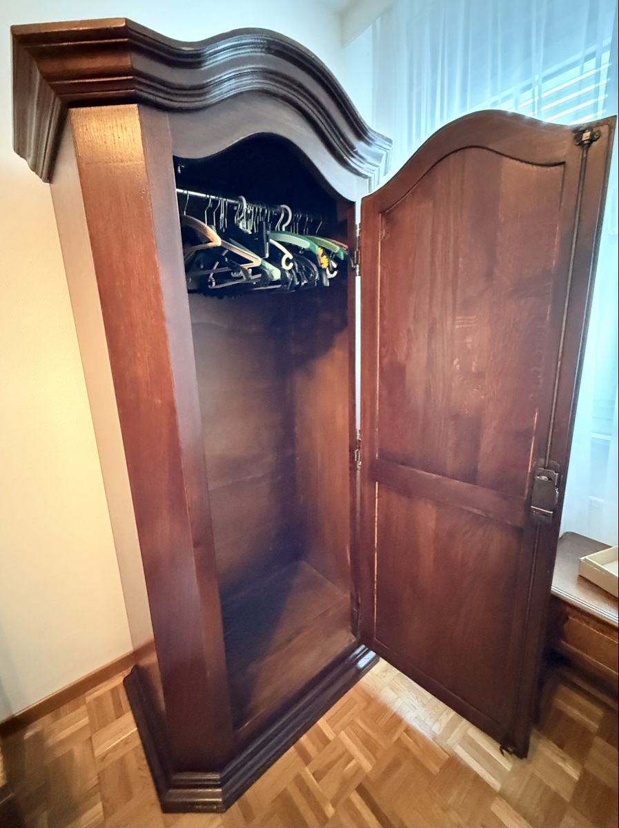 Schränke: Armoire en bois massif. Bonnetière – Gebraucht aus Plan-les-Ouates von val_c6z7 1