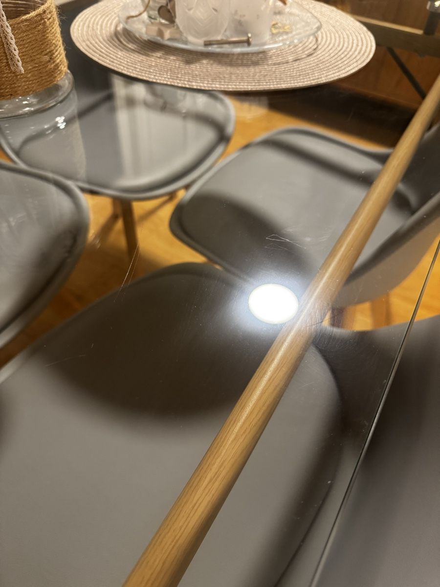 Tables: GLASS DINING TABLE 140X80  – D'occasion à Biel/Bienne par Clau____dia95 2