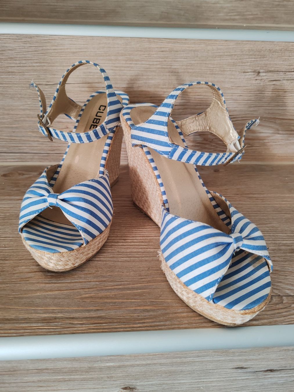 Cube Scarpe da donna: Stoffsandaletten gestreift – Usato da Egnach venduto da bgdo26