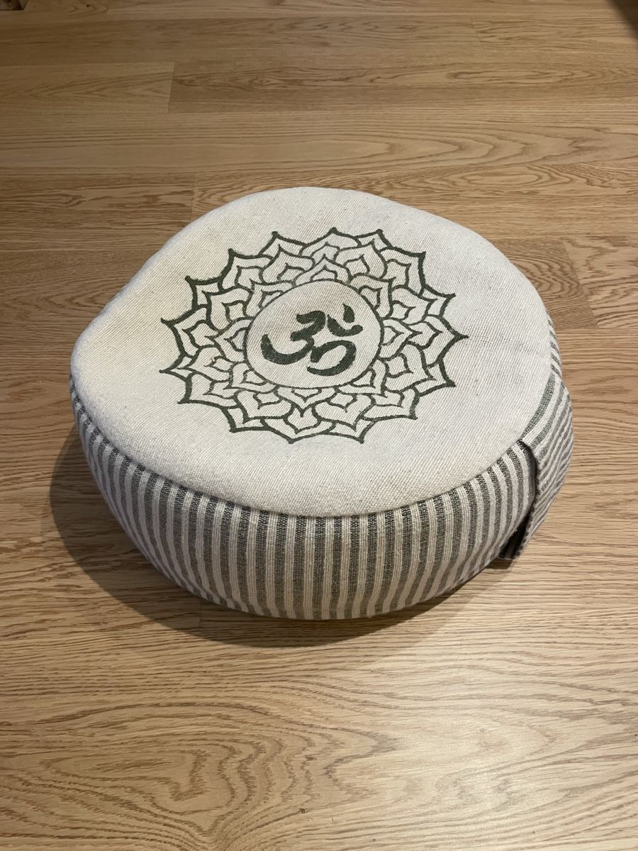 Hocker: Meditationskissen – Gebraucht aus Ottoberg von aci_lq2w