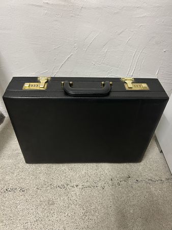 [VINTAGE]: Akten-/Diplomatenkoffer aus Leder in schwarz 