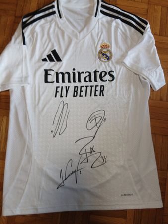 🔥SIGNED VINI & VALVERDE BELLINGHAM REAL MADRID FOOTBALL🔥