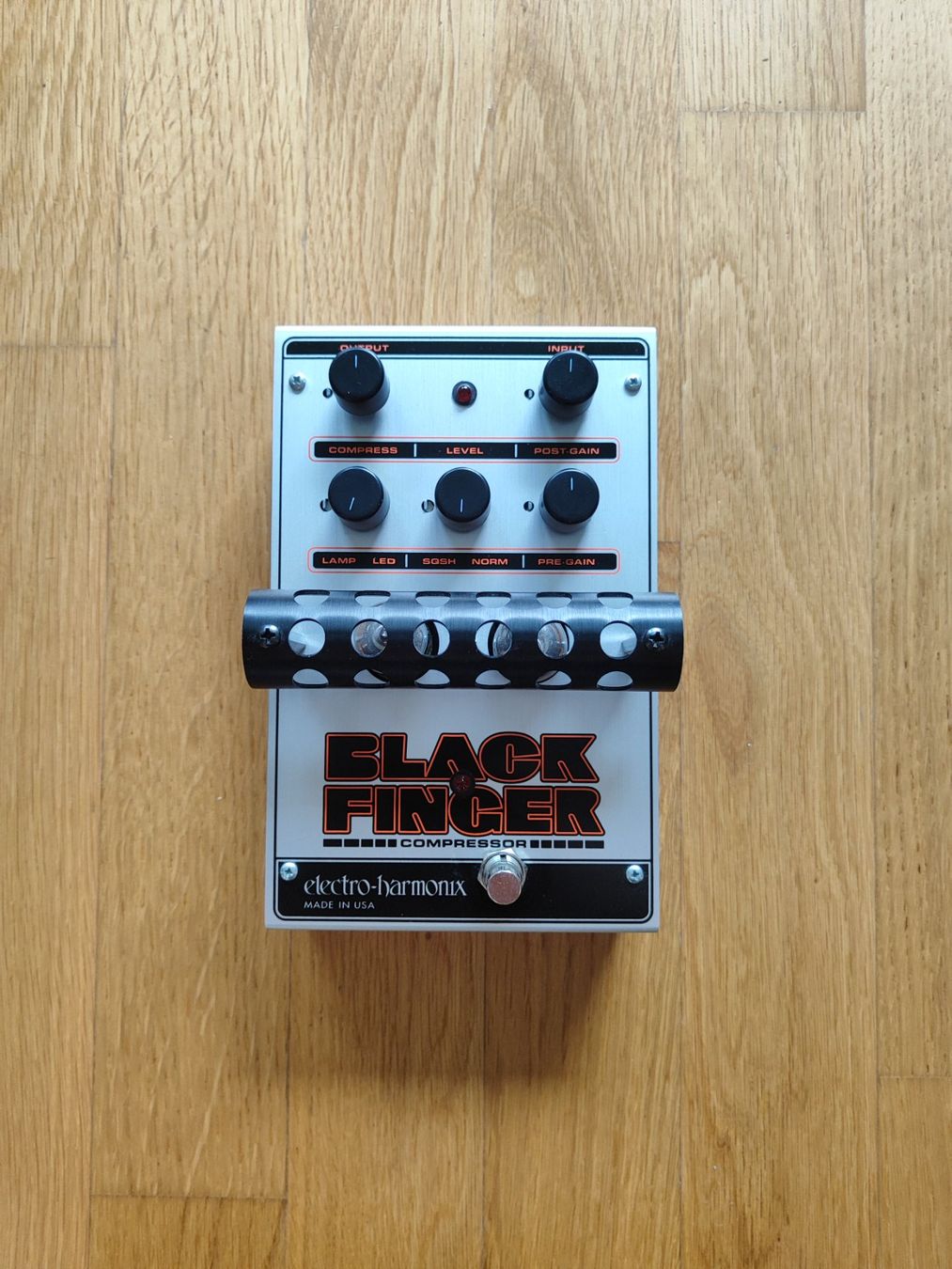 Electro-Harmonix Musikinstrumente: Electro Harmonix Black Finger Compressor – Gebraucht aus Zürich von KingPeto