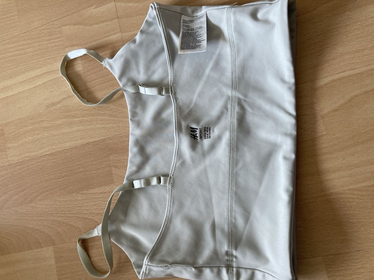 H&M Top: Sport Top – Usato da Zürich venduto da LaraS30 2