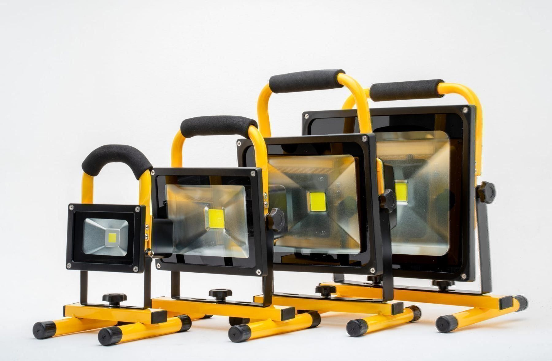 Lampade: Akku LED Scheinwerfer – Nuovo e nell'imballaggio originale da Zürich venduto da Elektro-Material