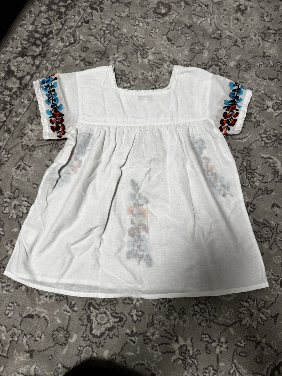 Blusen: Bluse bestickt – Gebraucht aus Schaan von kri_tsw8 1