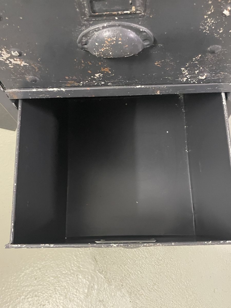 Vitrinen: Vitrine Industrial – Gebraucht aus Luzern von chevy7779 2