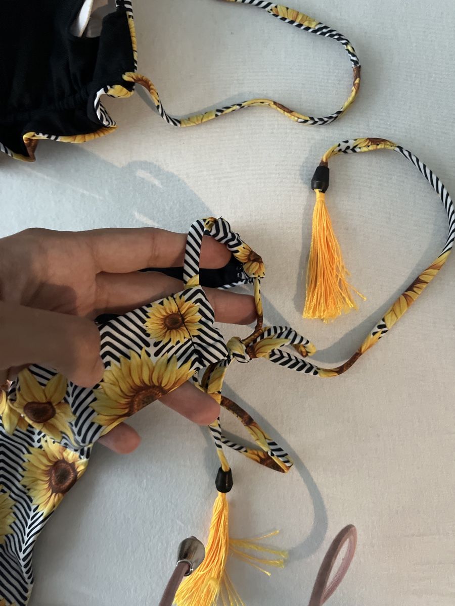 Costumi da bagno & Bikini: Sommerlicher Bikini mit Sonnenblumen Muster, Grösse M – Usato da Emmenbrücke venduto da zak_5wtm 5