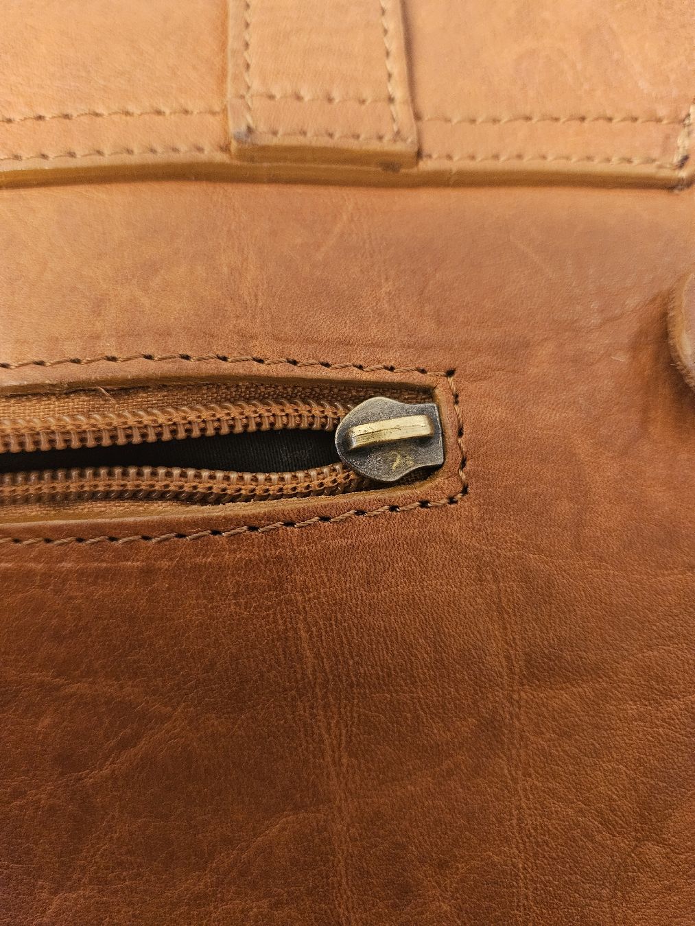 Taschen: Umhängetasche Leder Braun – Gebraucht aus Reinach AG von Irina_g00 5