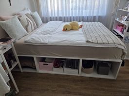 Bett mit Aufbewahrung weiss 140x200 cm guter Zustand