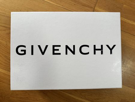 Baskets Givenchy blanches taille 40