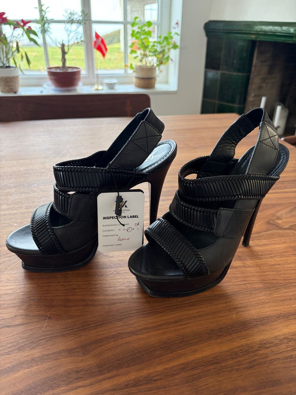 Saint Laurent Scarpe da donna: YSL Tribute Pumps, schwarz, Grösse 39.5 – Usato da Arni AG venduto da eiskoenig24