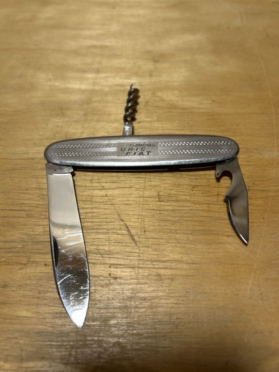 Coltelli tascabile: Couteau CAMIONS UNIC FIAT  – Usato da Corcelles NE venduto da Avossouhaits