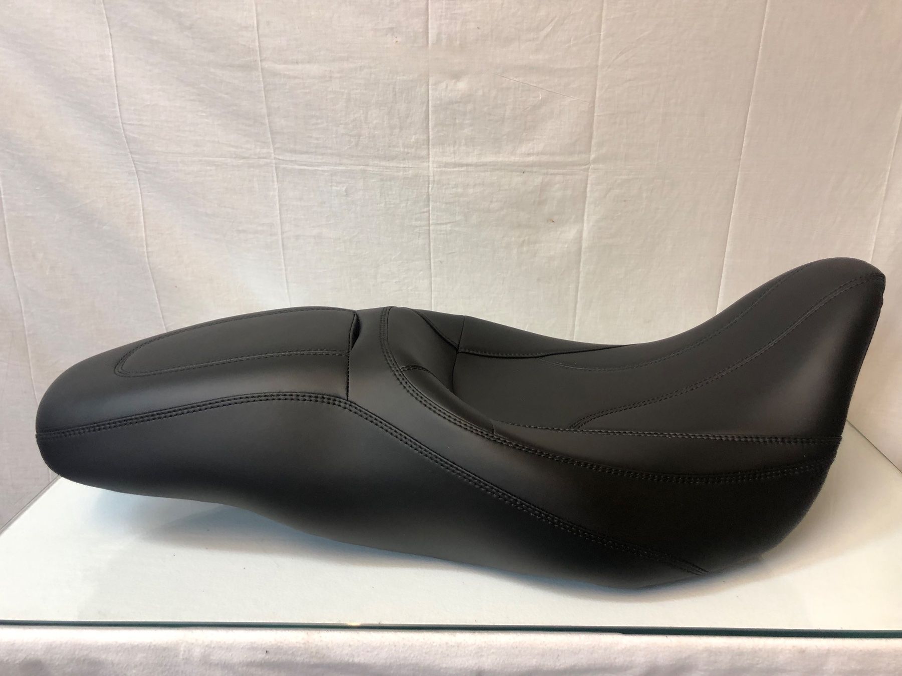Harley-Davidson Accessori per altri veicoli: Harley Davidson Motorrad-Sattel NEU! – Nuovo (secondo la descrizione) da Brunnen venduto da Allerwaren 2