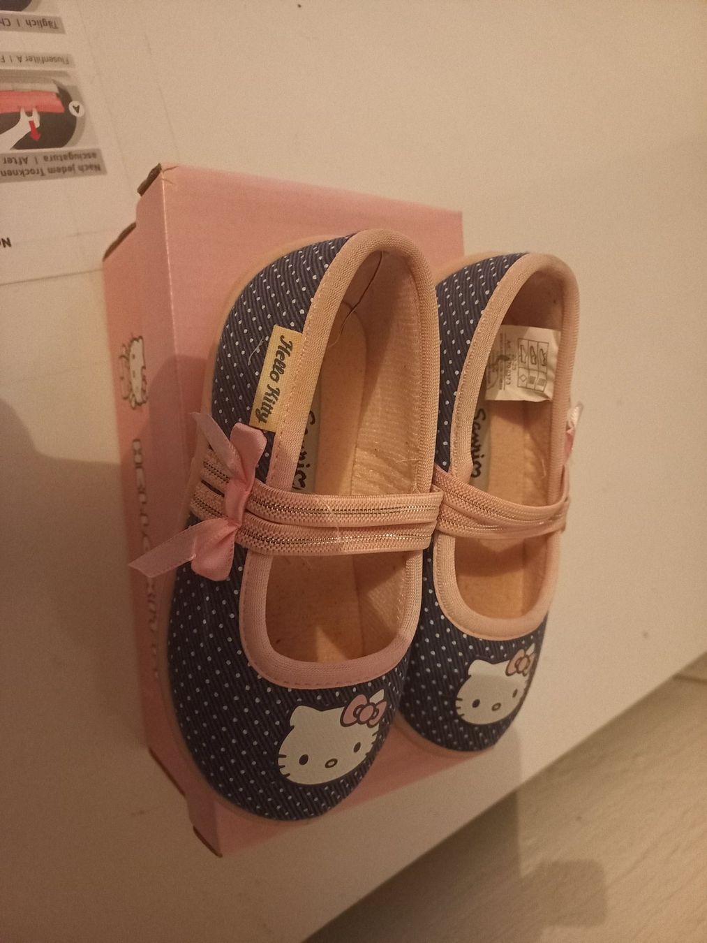 Hello Kitty Scarpe per ragazzi: Finken – Nuovo e nell'imballaggio originale da Basel venduto da zaa_7ft5 2