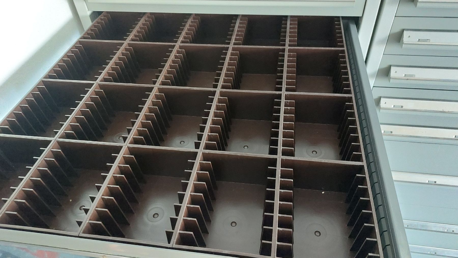 Recipients et similaires: Kassetten Halter Box Organizer – D'occasion à Baar par max_vj55
