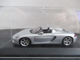 Porsche Carrera GT 1-43 Minichamps  Vitrine 455