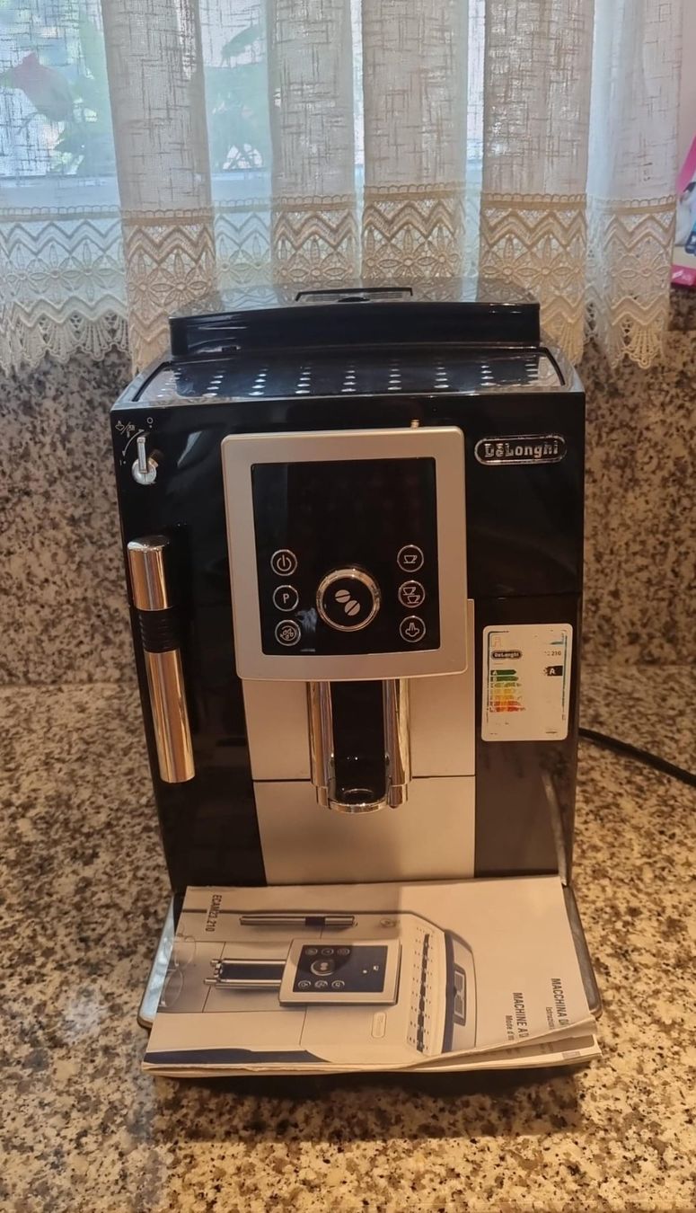 De'Longhi Macchine per caffè & Macchine per espresso: Macchina da caffè automatica De'Longhi – Usato da Cadenazzo venduto da Nicopri 1