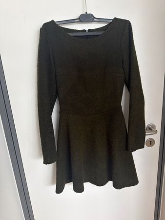 Elegantes Winterkleid, dunkelgrün, Grösse 36, neuwertig