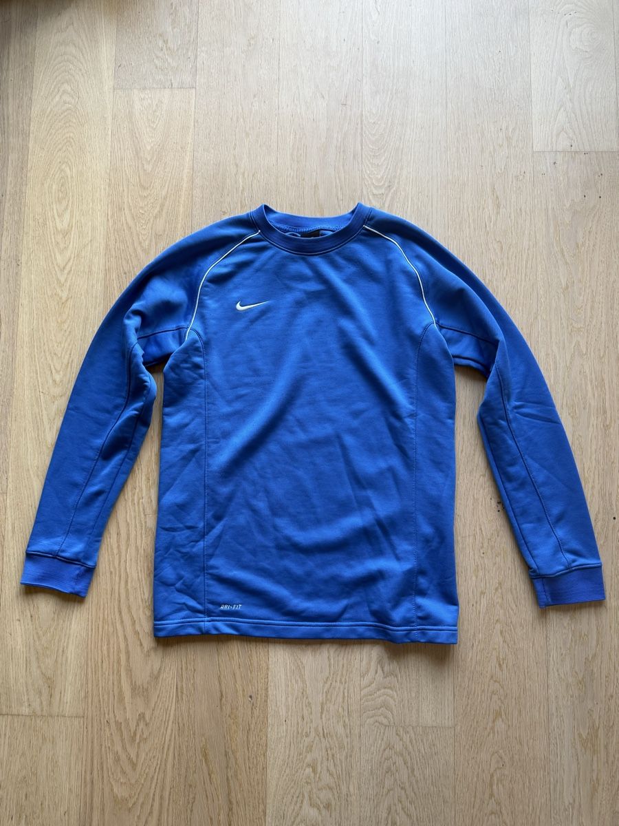 Nike Pullover & Sweatshirts: Nike Dri-FIT Trainingsshirt – Neu (gemäss Beschreibung) aus Zürich von sandro_colombini