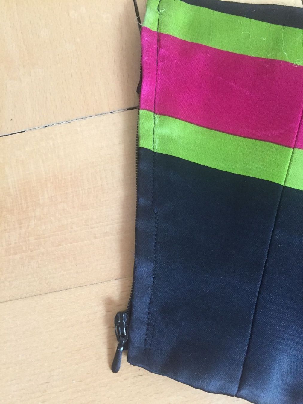Armani Top: Top bustier Armani 100% soie. – Usato da Küssnacht am Rigi venduto da FFKA 5
