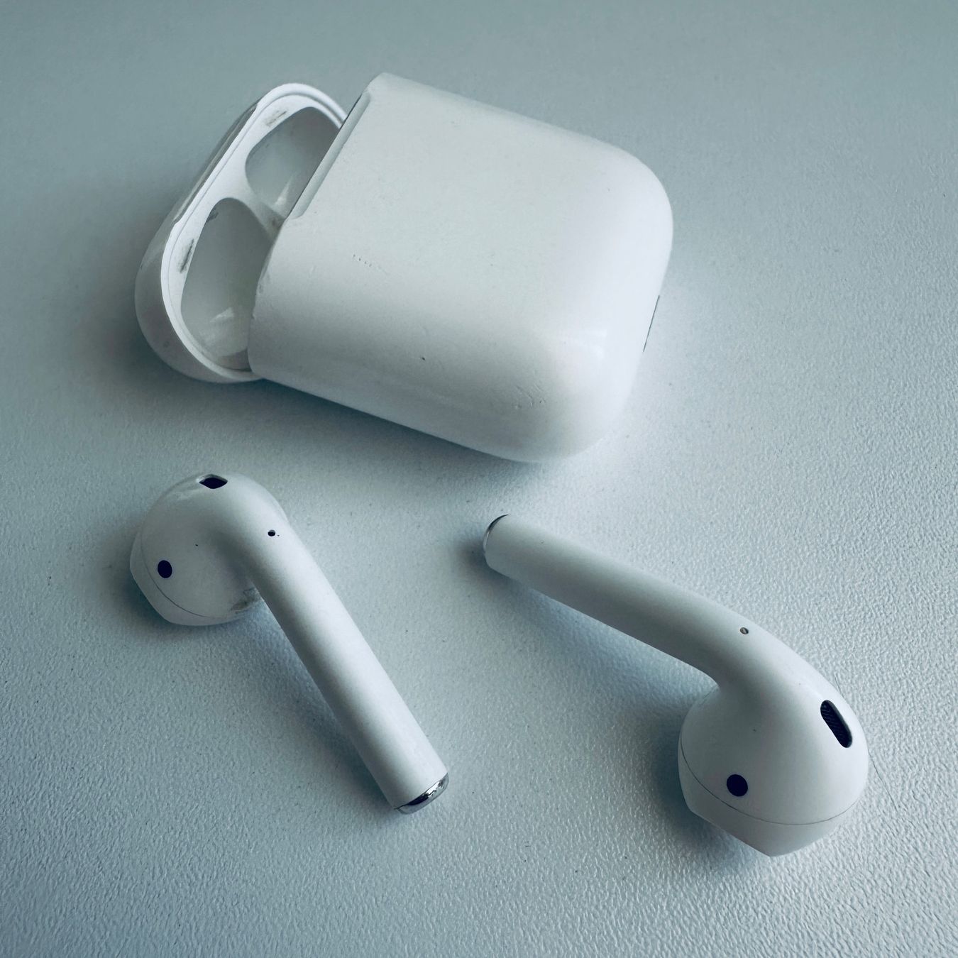 Apple Cuffie: Original Apple AirPods 2 Kopfhörer Wireless Lightning Kabel – Usato da Basel venduto da MY.AIRPODS.SHOP 2