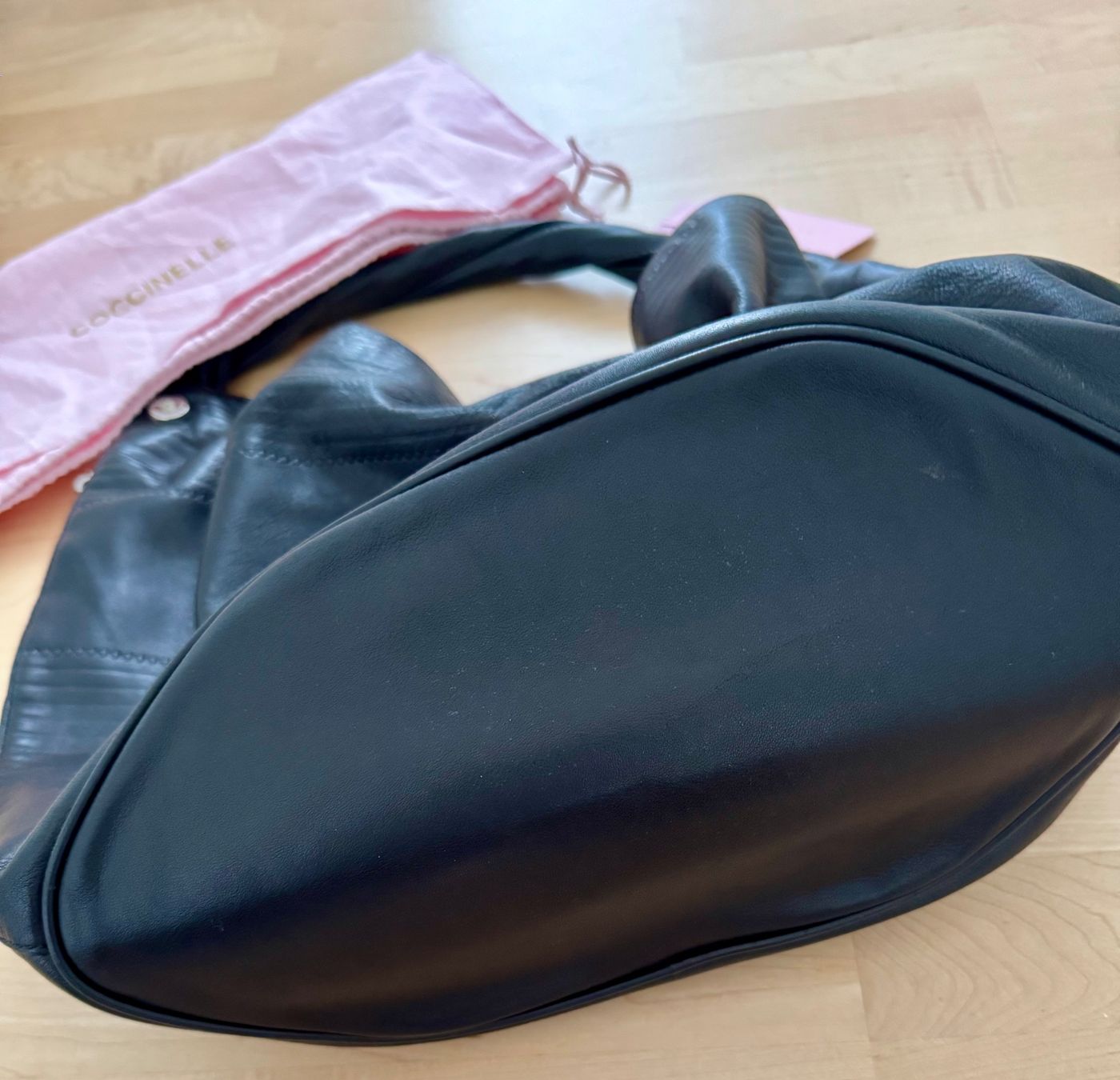 Borse da donna: Wunderschöne schwarze Ledertasche von Coccinelle – Usato da Männedorf venduto da Positive81 2