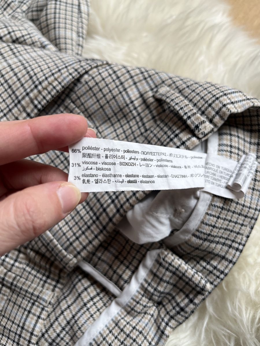 Bershka Pantaloni: Stylische Stoffhose mit Karomuster, Gr.36 – Usato da Aarburg venduto da Petite-closet-Loop 5