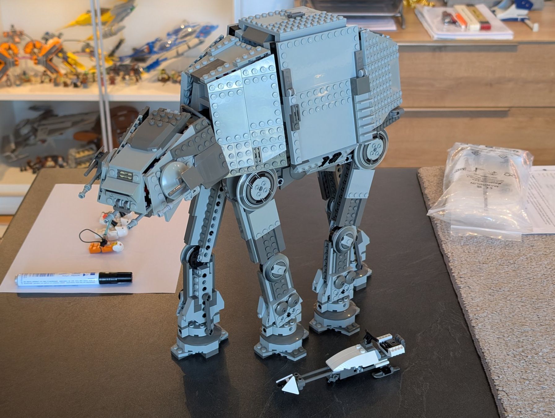 Lego Kit di costruzioni: LEGO Star Wars 4483 AT-AT mit Minifiguren – Usato da Wikon venduto da Gizmozilla