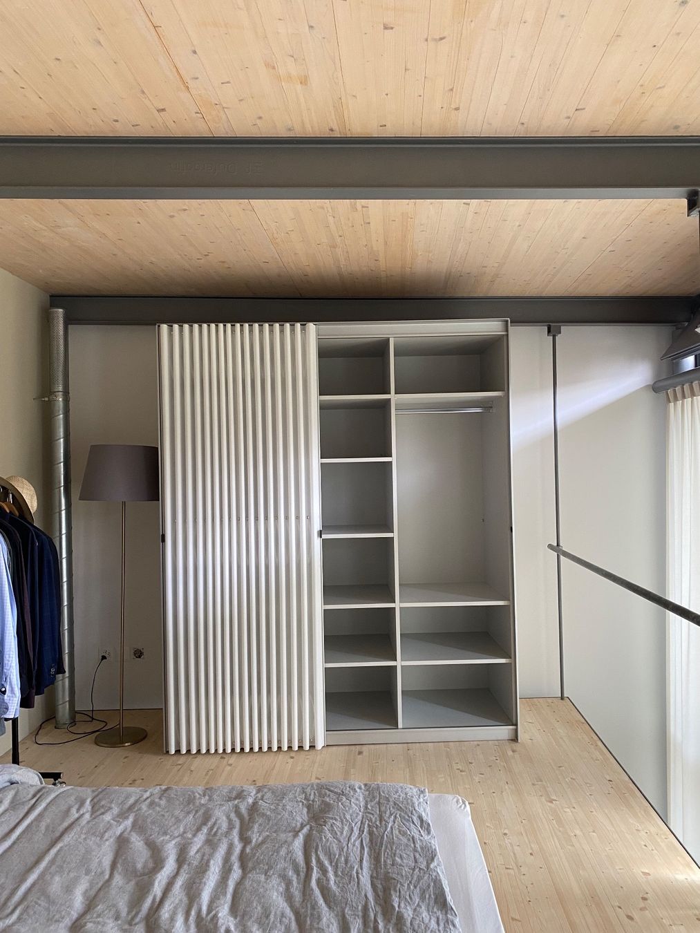 Thut Armadi: Kleiderschrank mit Thut Faltvorhang – Nuovo (secondo la descrizione) da Brugg AG venduto da youkay 1