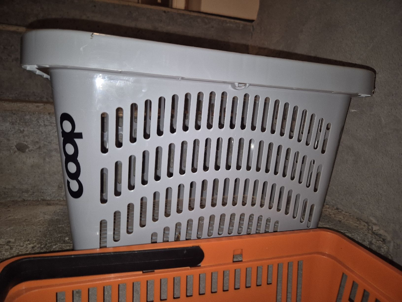 Sonstiges für Haushalt & Wohnen: Migros und Coop Einkaufskörbe – Gebraucht aus Vilters von Fleiflomi 1