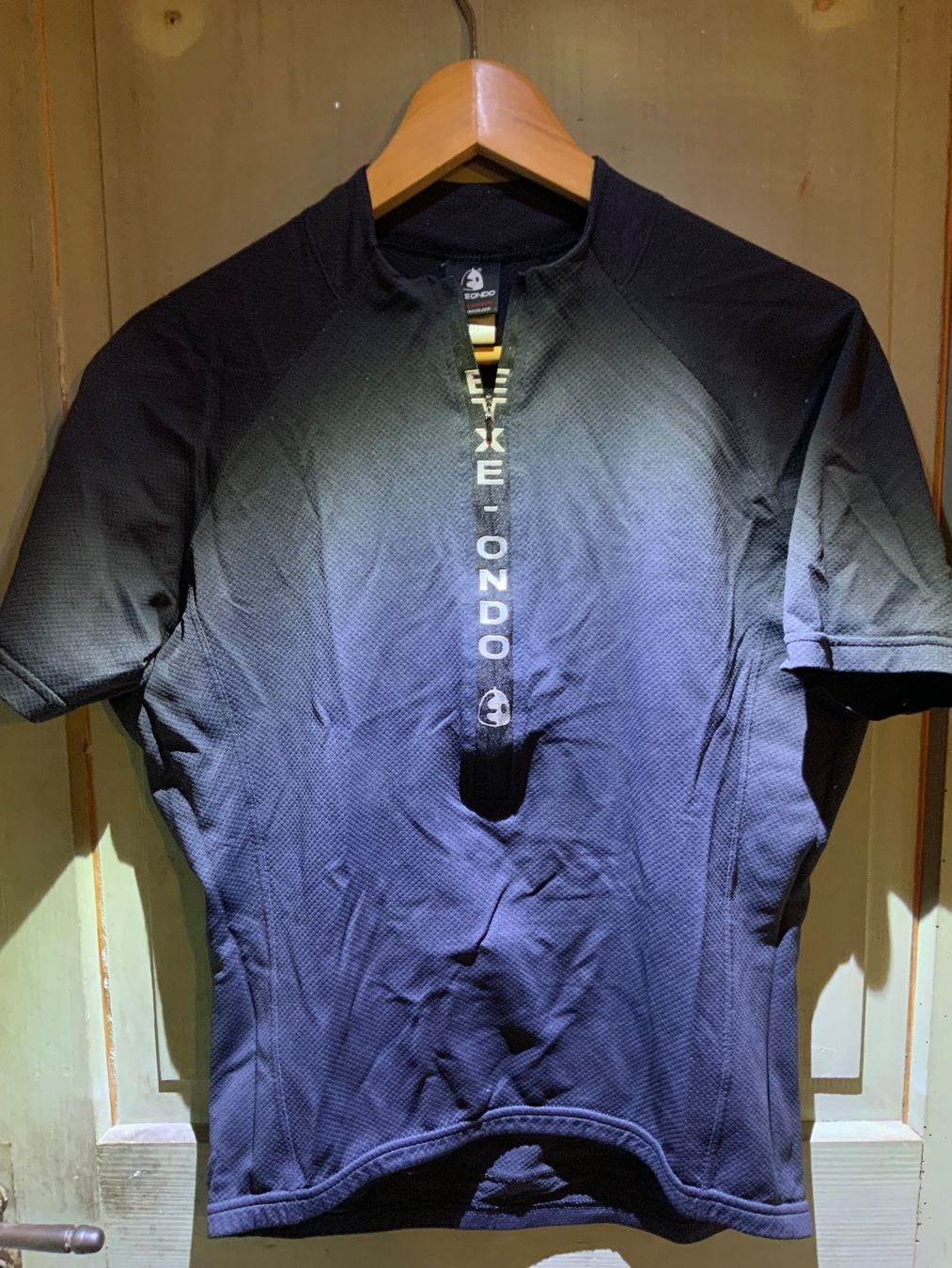 Leibchen & Hosen: Radtrikot von EXEONDO – Gebraucht aus Ziefen von Idwo01
