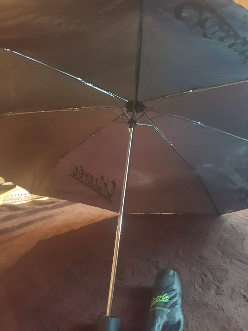 Ombrelli: Parapluie pliable avec sa housse marque Chicorée – Usato da Villiers venduto da san_jn5w 5