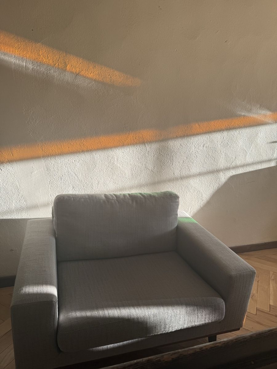 Poltrone: Fauteuil gris moderne – Usato da Bulle venduto da Hameny_Shady