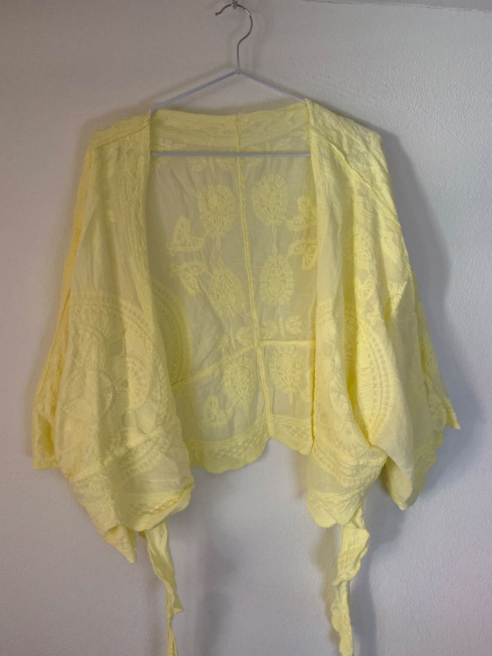 Jacken: SOMMER SPITZEN JÄCKCHEN ,GELB,DAMEN – Neu und originalverpackt aus Meienried von ManuelaBoutique