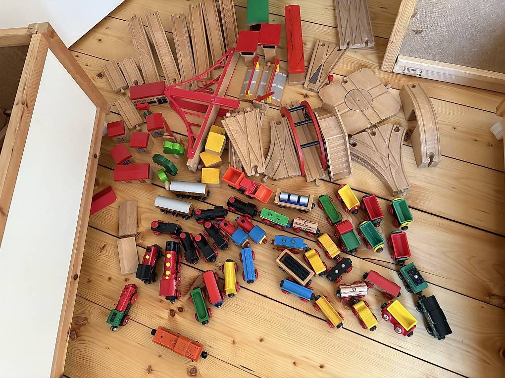 Jouets: Holzeisenbahn / Briobahn/ Brio/ Eisenbahn – D'occasion à Basel par sin_5npn 4