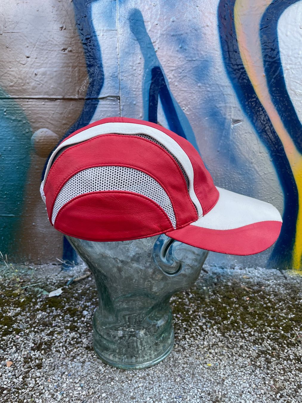 Swiss Copricapi, berretti & cappellini: Vintage 90s Leather Racing Cap Sz M/L – Usato da Zürich venduto da le_souk 3