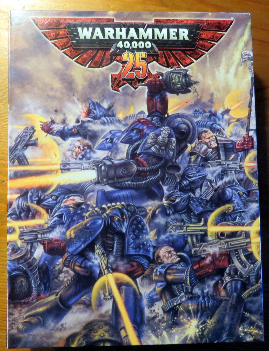 Giochi: Warhammer 40k 25th Anniversary Space Marine Captain – Nuovo (secondo la descrizione) da Hinwil venduto da Koyuko