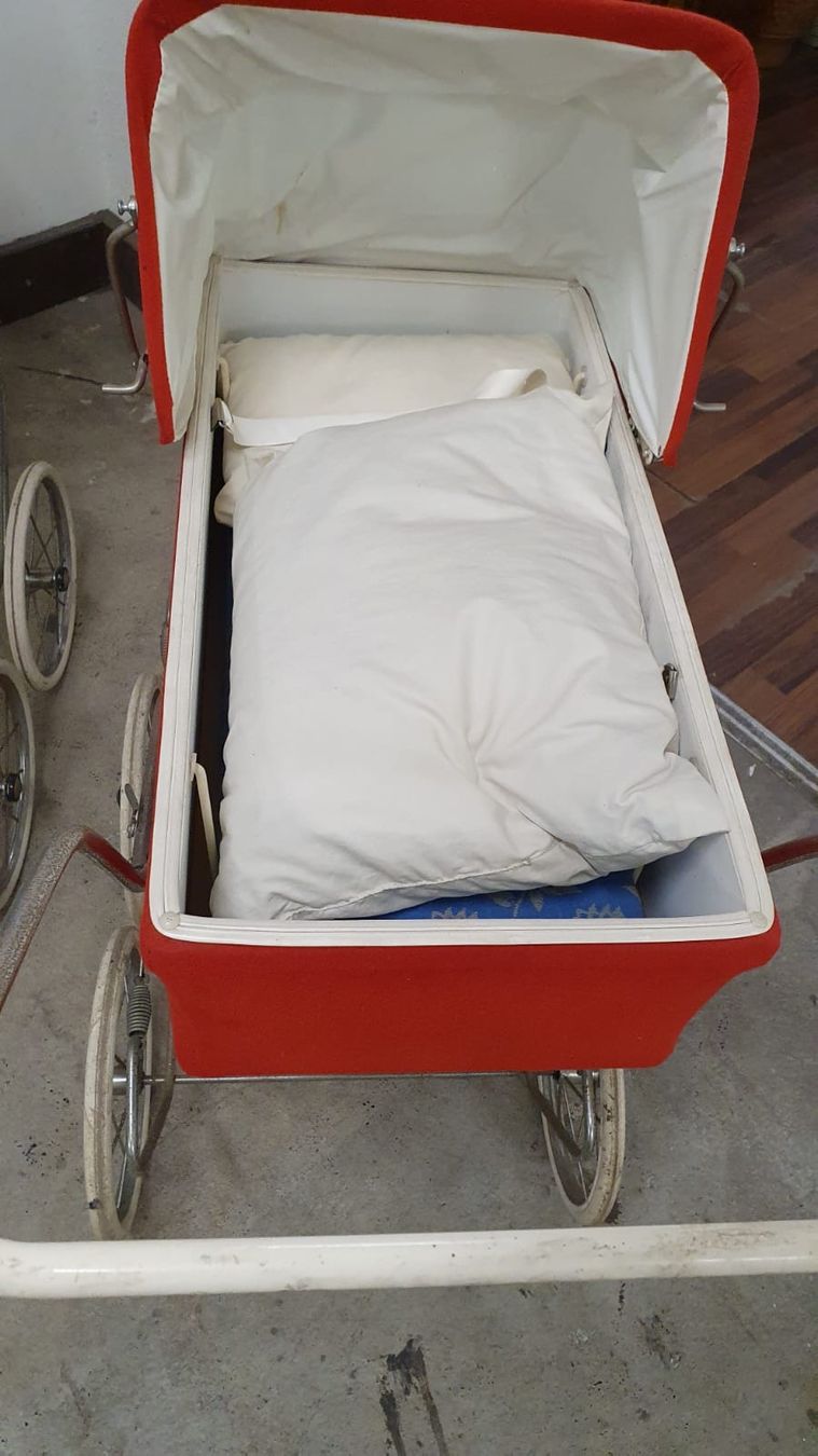 Carrozzine per bambole: PUPPENWAGEN 2 STK. – Usato da Dietikon venduto da brocki-eyra 9