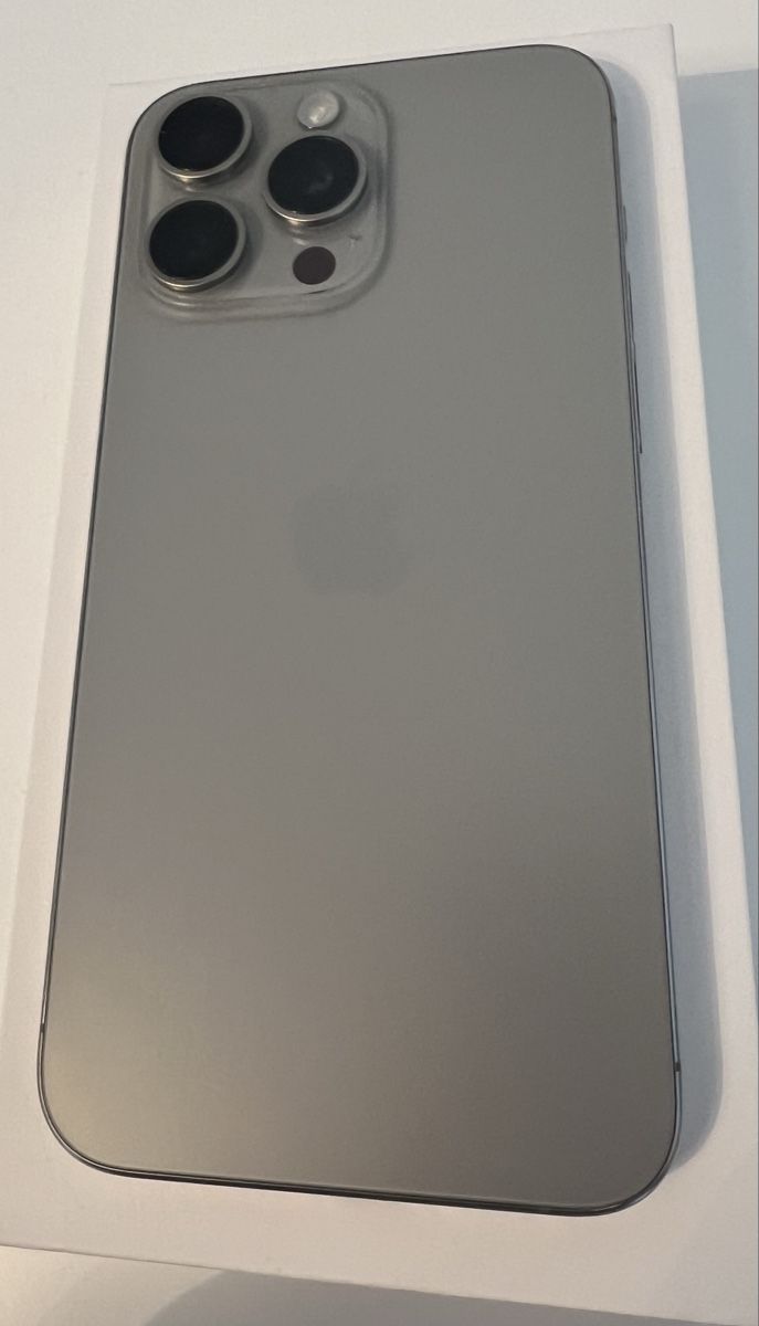 Apple Telefoni cellulari / Smartphones: iPhone 15 Pro Max – Nuovo (secondo la descrizione) da Balterswil venduto da JohnJayFitillo 2