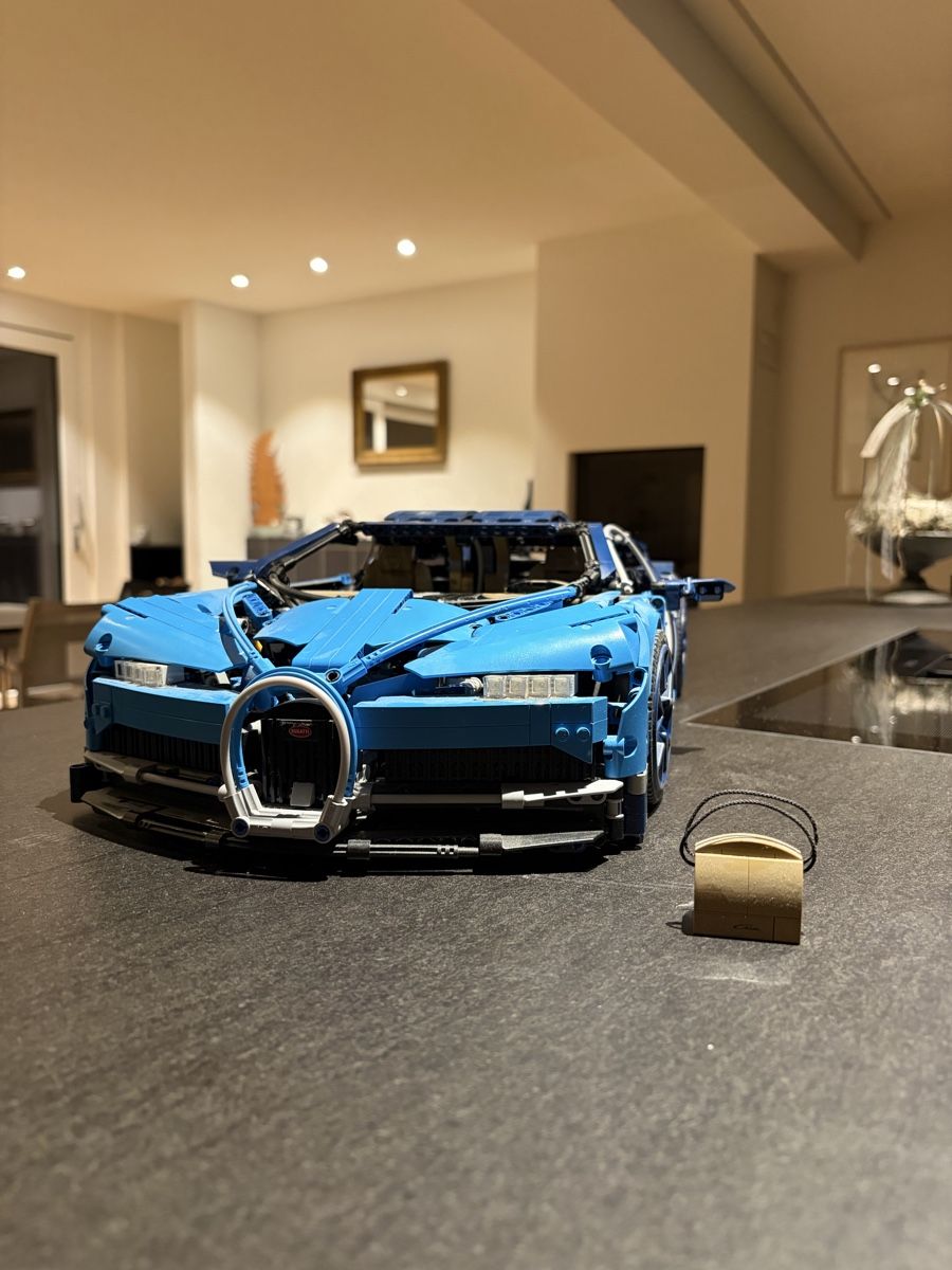 Lego Spielzeuge: Bugatti Chiron Lego Technic(Anleitung dabei) – Gebraucht aus Derendingen von gia_g6fl 3