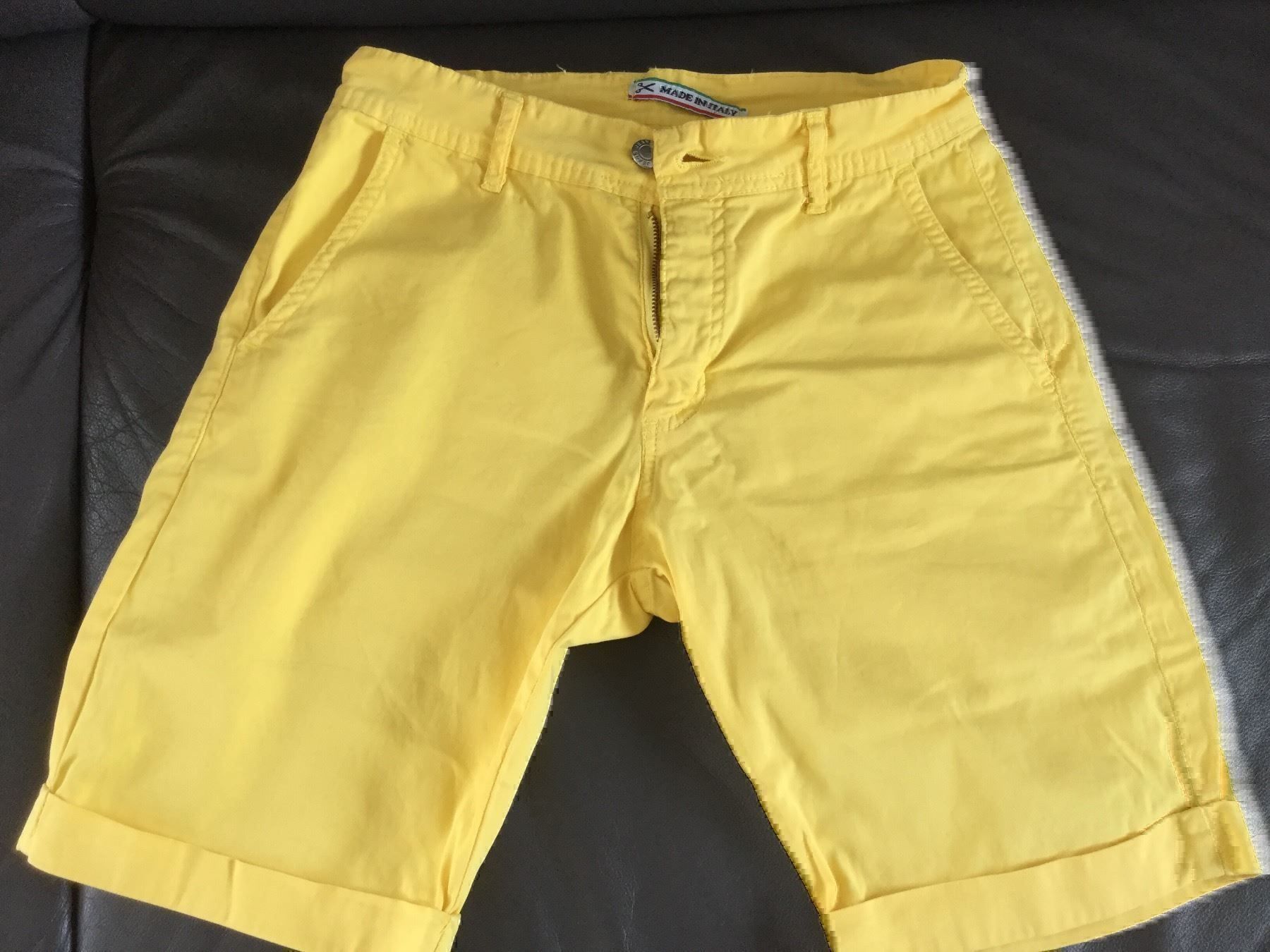 Pantaloni: Short‘s gelb – Usato da Horw venduto da Benny017