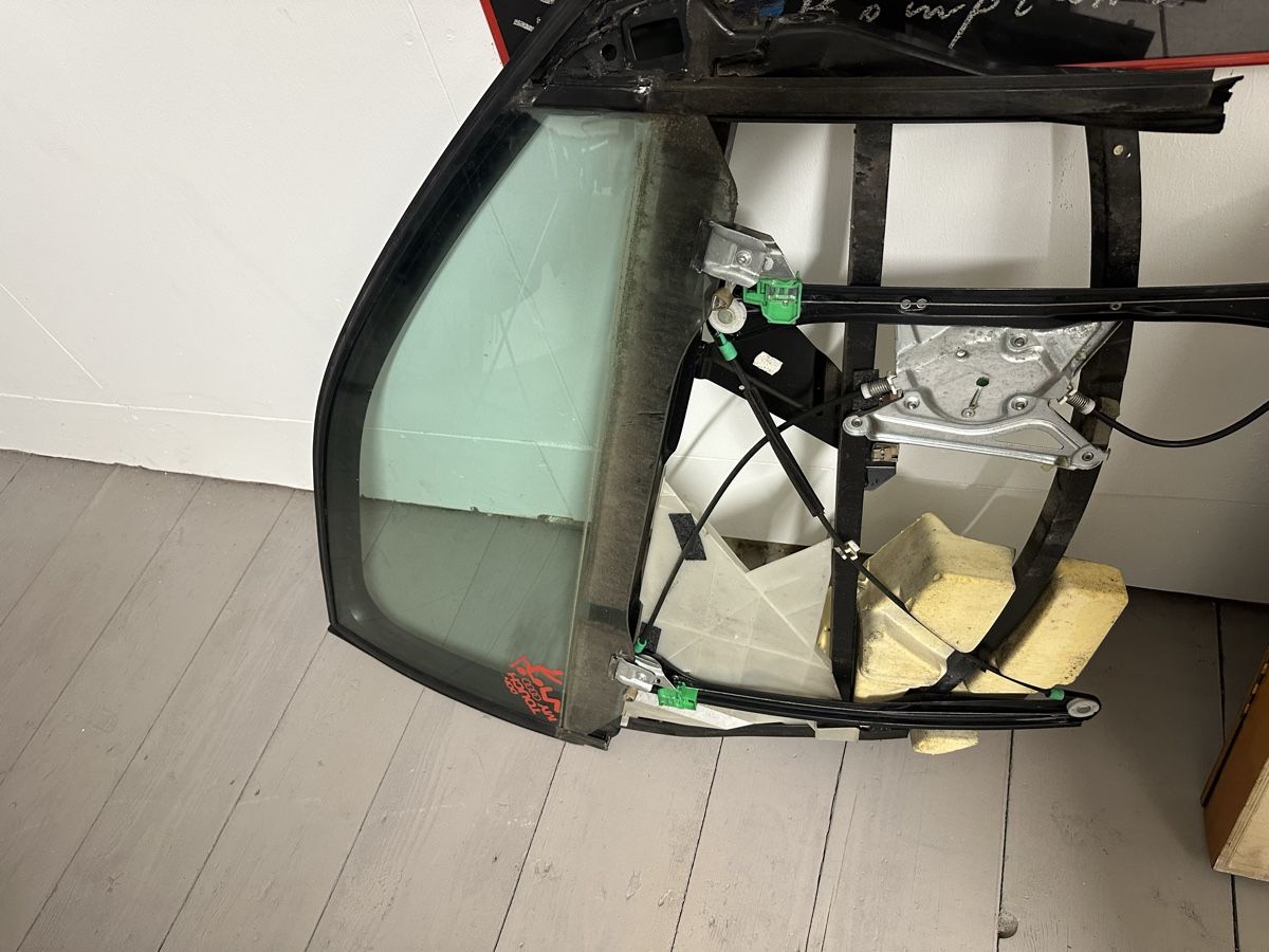 Audi Tutti pezzi di ricambio auto: Scheibe audi a4 s4 b5 VR – Usato da Riken AG venduto da Koksu 1