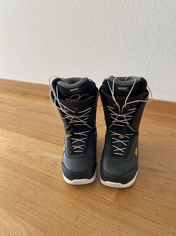 Snowboard Nitro Scarpe da donna: Snowboard Schuh Nitro – Usato da Andermatt venduto da and_tdn2